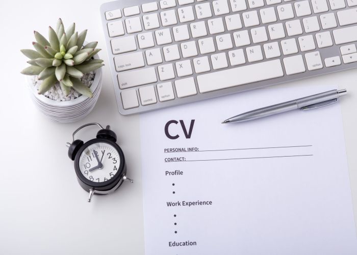 Effektiv CV Hazırlama: Professional Uğurlarınızın Qapısı